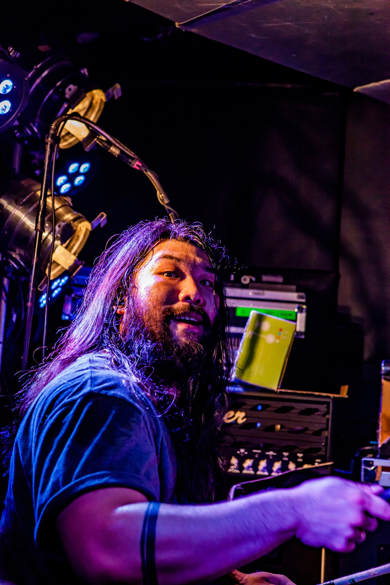 Taihei Sakagami（Dr / COUNTRY YARD）（Photo by Takashi "TAKA" Konuma）
