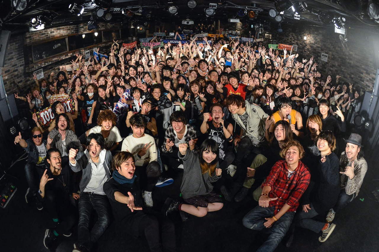 「RX-RECORDS Presents RX-NIGHT Vol.7」終演後の集合写真。（Photo by AZUSA TAKADA）