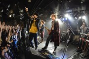 SPiCYSOLとShunによるコラボパフォーマンスの様子。(Photo by AZUSA TAKADA)