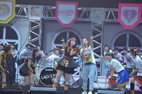 「俺の藤井 2016 in さいたまスーパーアリーナ ～Tynamite!!～『やっぱりライブ！スタフェス～2016～』」の様子。