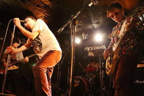 勃発