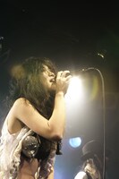 佐々木心音（Vo）（撮影：大島央照）