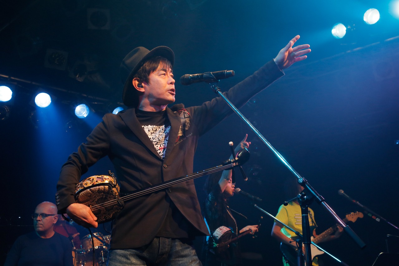 「宮沢和史 コンサートツアー 2016 MUSICK」初日公演の様子。（撮影：ほりたよしか）