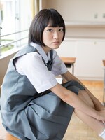生駒里奈の写真集「君の足跡」より。