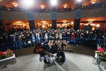 「はじまるきせつ / さんきゅう」のリリース記念ライブを行ったさくらしめじ。（撮影：ハヤシサトル）