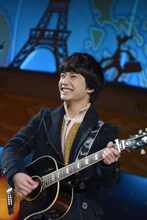 「てぃーけーじー」の高田の語りパートを聴いて爆笑する田中雅功。