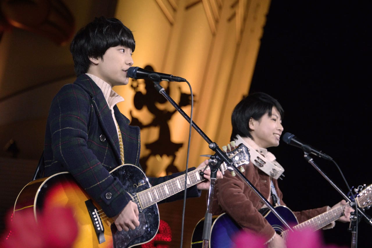 さくらしめじ“キラキラお星様”の下で歌声届けたリリース記念ライブ