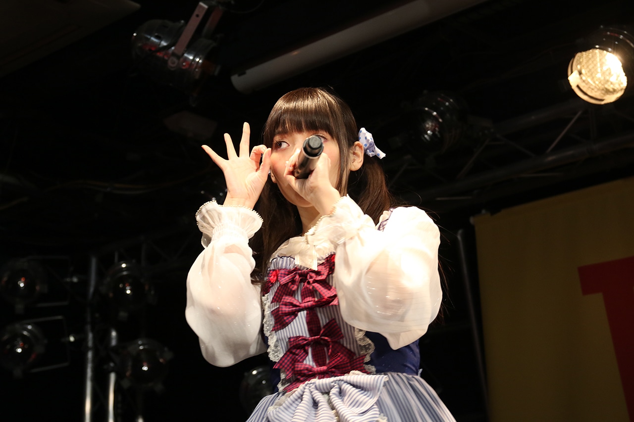 「Inner Urge」を歌う上坂すみれ。