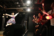 「上坂すみれ 2ndアルバム『20世紀の逆襲』発売記念イベント」の様子。