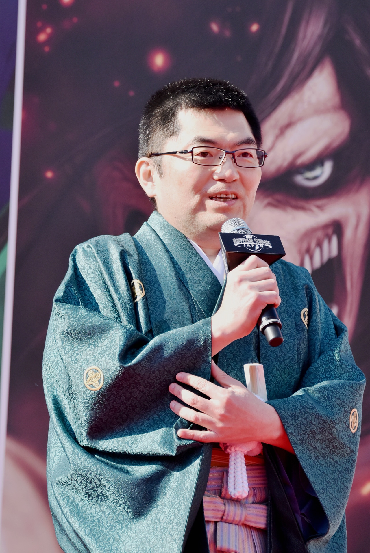 「エヴァンゲリオン・ザ・リアル 4-D」メカニックデザイナーの山下いくと氏。
