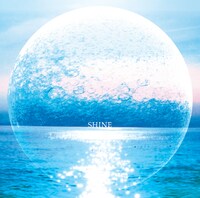 aquarifaが2月にリリースしたライブ会場限定シングル「SHINE」ジャケット。