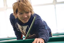 イメージカットの撮影に臨むRYUJI（DISH//）。