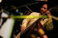 秋田ゴールドマン（B / SOIL&"PIMP"SESSIONS）（撮影：西槇太一）