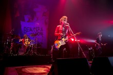 2015年9月に東京・EX THEATER ROPPONGIで行われた「INORAN TOUR 2015 -BEAUTIFUL NOW- TOUR FINAL B-DAY LIVE CODE929/2015」の様子。（Photo by Edmond Lai）