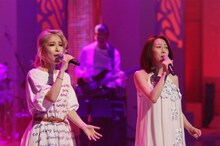 左より加藤ミリヤ、一青窈。 (c)フジテレビ