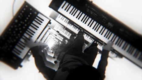 Schroeder-Headz「Hype」MVのワンシーン。