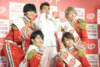 「KLAP」を披露したKSSの5人。