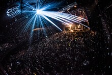 BLUE ENCOUNT「TOUR2015-2016『≒U』」1月16日の東京・Zepp Tokyo公演の様子。（撮影：浜野カズシ）