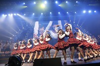 「AKB48単独リクエストアワー セットリストベスト100 2016」2016年1月16日の昼公演の様子。(c)AKS