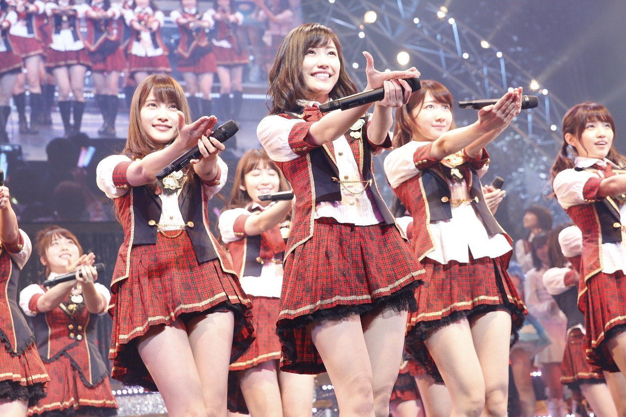 「AKB48単独リクエストアワー セットリストベスト100 2016」2016年1月16日の昼公演の様子。(c)AKS