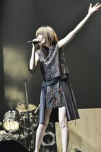 「黒木渚 ONEMAN TOUR 2015『自由律』TOUR FINAL」の様子。（Photo by Rui Hashimoto[SOUND SHOOTER]）