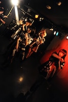 Maison book girlのライブの様子。