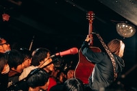 大森靖子のライブの様子。（撮影：西槇太一）