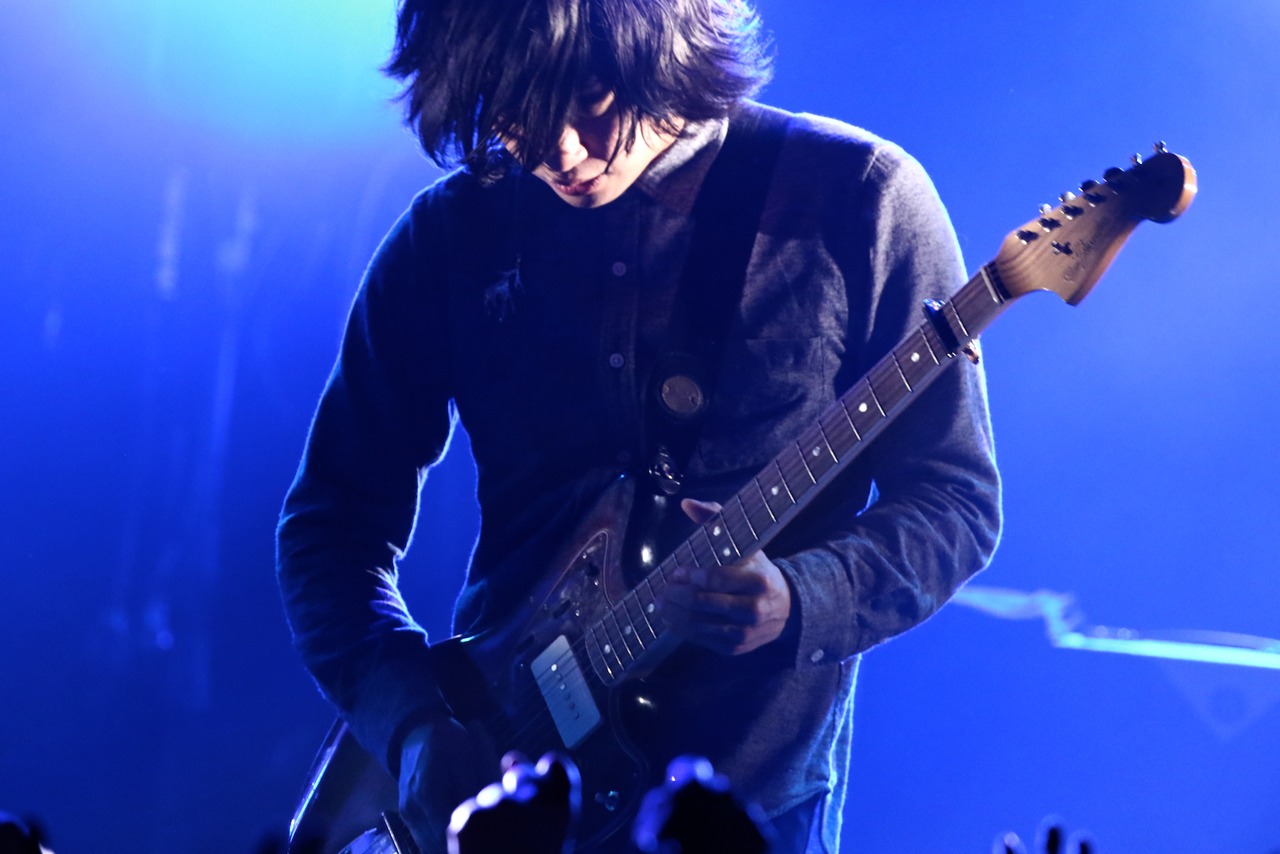 大屋真太郎（G / LAMP IN TERREN）（Photo by Viola Kam ［V'z Twinkle］）