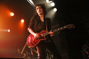 鈴木重伸（G / THE ORAL CIGARETTES）（Photo by Viola Kam ［V'z Twinkle］）