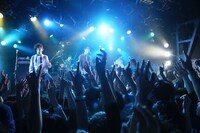 夜の本気ダンス「夜の本気ダンスのワンマン『G-A-SHOW！』」東京・渋谷CLUB QUATTRO公演の様子。（撮影：石崎祥子）