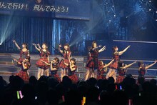 「AKB48単独リクエストアワー セットリストベスト100 2016」1月17日夜公演の様子。(c)AKS