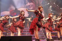 「AKB48単独リクエストアワー セットリストベスト100 2016」1月17日昼公演の様子。(c)AKS