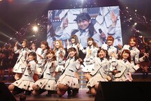 「AKB48単独リクエストアワー セットリストベスト100 2016」1月17日夜公演の様子。(c)AKS