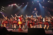 「AKB48単独リクエストアワー セットリストベスト100 2016」1月17日夜公演の様子。(c)AKS