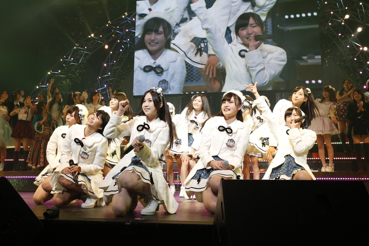 チーム8 (c)AKS