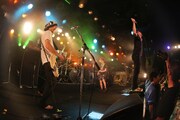 BUZZ THE BEARS「Q TOUR 2015-2016」東京・渋谷CLUB QUATTRO公演の様子。（撮影：桝田哲也）
