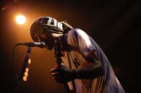 BUZZ THE BEARS「Q TOUR 2015-2016」東京・渋谷CLUB QUATTRO公演の様子。（撮影：桝田哲也）