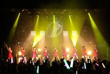 「東京パフォーマンスドール@CBGK!! ～ダンスサミット ネイキッド 2015冬-2016新春～」第5クールの様子。（写真提供：EPICレコードジャパン）