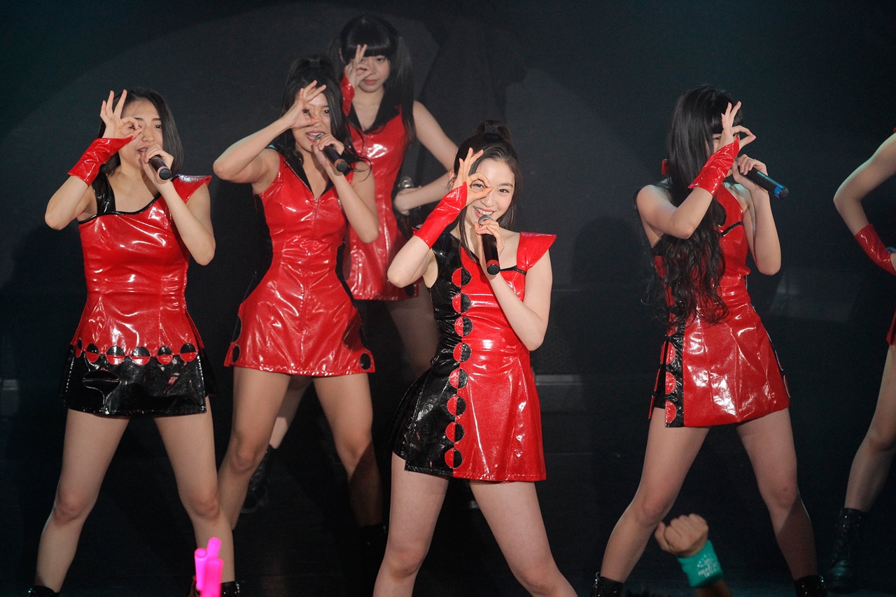 「東京パフォーマンスドール@CBGK!! ～ダンスサミット ネイキッド 2015冬-2016新春～」第5クールの様子。（写真提供：EPICレコードジャパン）