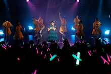 「東京パフォーマンスドール@CBGK!! ～ダンスサミット ネイキッド 2015冬-2016新春～」第5クールの様子。（写真提供：EPICレコードジャパン）