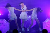 「東京パフォーマンスドール@CBGK!! ～ダンスサミット ネイキッド 2015冬-2016新春～」第5クールの様子。（写真提供：EPICレコードジャパン）