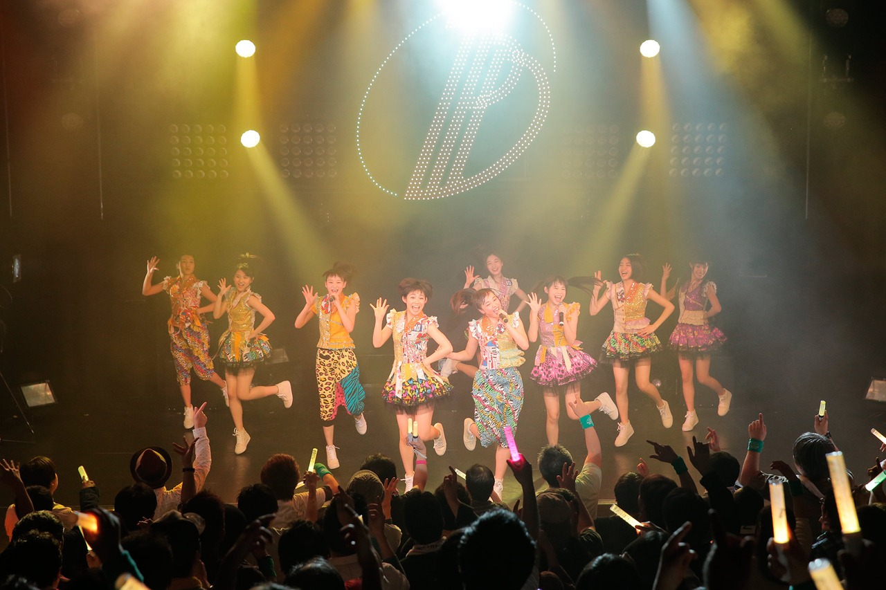 「東京パフォーマンスドール@CBGK!! ～ダンスサミット ネイキッド 2015冬-2016新春～」第5クールの様子。（写真提供：EPICレコードジャパン）