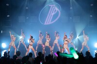 1月17日に東京・CBGKシブゲキ!!にて行われた「東京パフォーマンスドール@CBGK!! ～ダンスサミット ネイキッド 2015冬-2016新春～」第5クールの様子。（写真提供：EPICレコードジャパン）