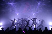 「東京パフォーマンスドール@CBGK!! ～ダンスサミット ネイキッド 2015冬-2016新春～」第5クールの様子。（写真提供：EPICレコードジャパン）