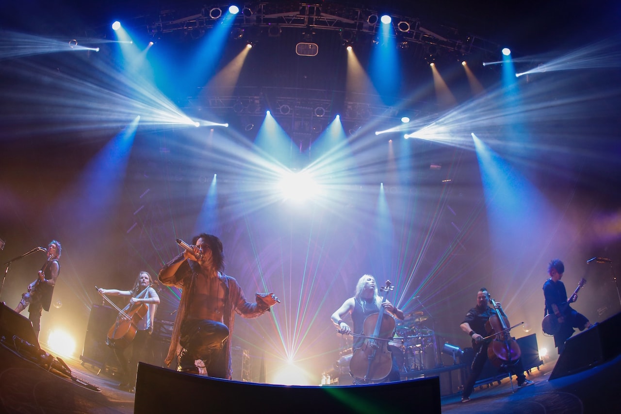 VAMPS & Apocalyptica、名古屋でコラボ曲セッション