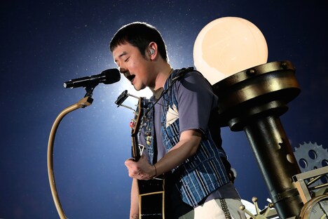 岩沢厚治（写真提供：有限会社セーニャ・アンド・カンパニー）