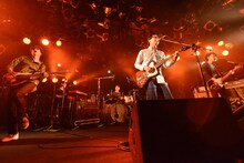 「モノブライト LIVE 2016 bright eyes」東京・渋谷CLUB QUATTRO公演の様子。（撮影：古渓一道）