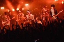 「モノブライト LIVE 2016 bright eyes」東京・渋谷CLUB QUATTRO公演の様子。（撮影：古渓一道）