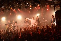 「モノブライト LIVE 2016 bright eyes」東京・渋谷CLUB QUATTRO公演の様子。（撮影：古渓一道）