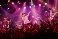 「モノブライト LIVE 2016 bright eyes」東京・渋谷CLUB QUATTRO公演の様子。（撮影：古渓一道）